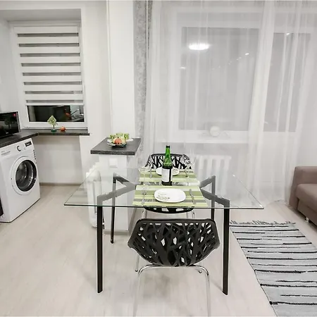 City Center Apartment On Griboedova 30 Daire